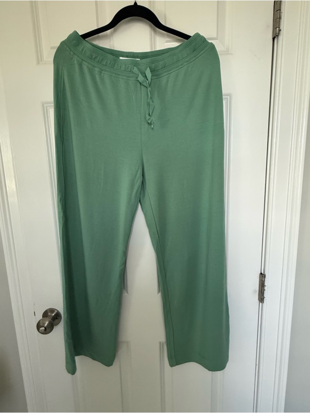 NWOT LAKE Relax Lounge Pants Set in Boxwood Green - Picture 5 of 10